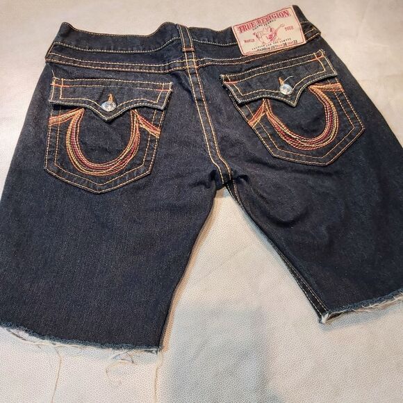 True Religion Cropped Shorts - Picture 11 of 12